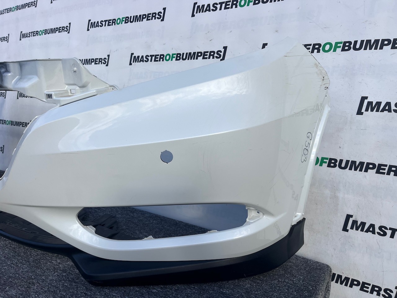 Honda Hr-v Sport I-dtec I-vtec 2015-2018 Front Bumper 4 Pdc Genuine [g503]