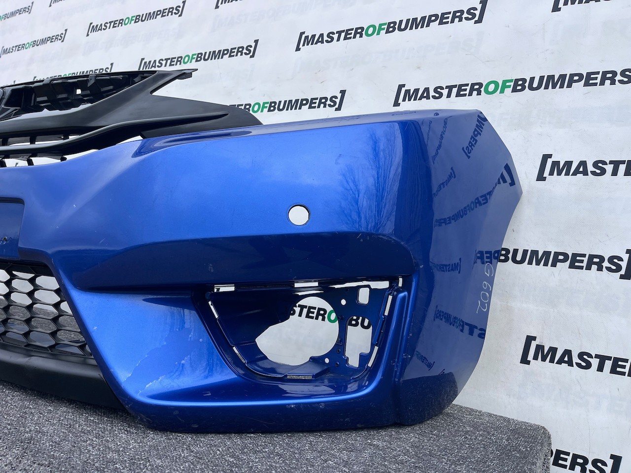 Honda Jazz Ex V-tec Mk3 Hatchback 2015-2017 Front Bumper 4 Pdc Genuine [g602]