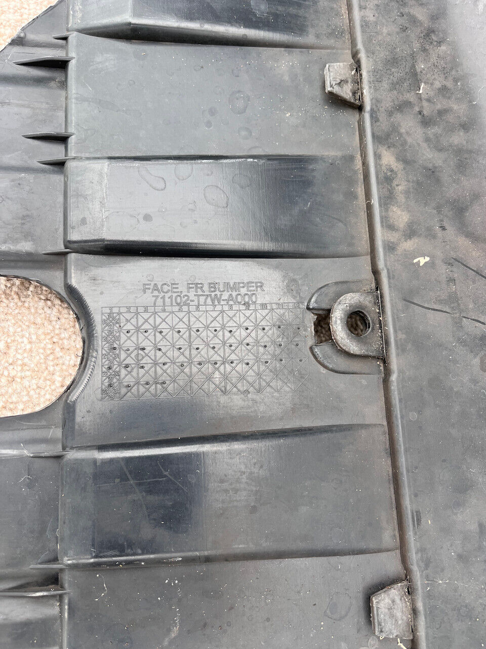 Honda Hrv 2015-2019 Front Bumper 4 Pdc Genuine [g312]