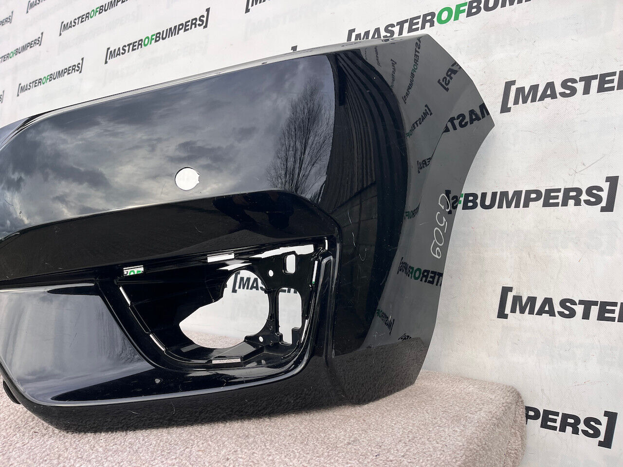 Honda Jazz Mk3 Se V Tec 2015-2017 Front Bumper Black 4 Pdc Genuine [g509]