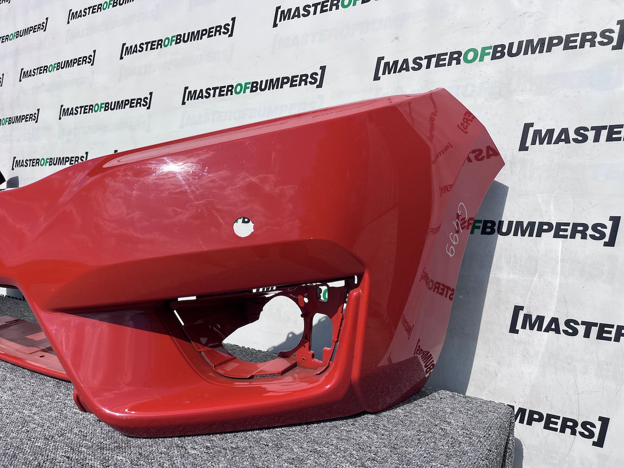 Honda Jazz Mk3 V Tec Hatchback 2015-2018 Front Bumper 4 Pdc Genuine [g499]