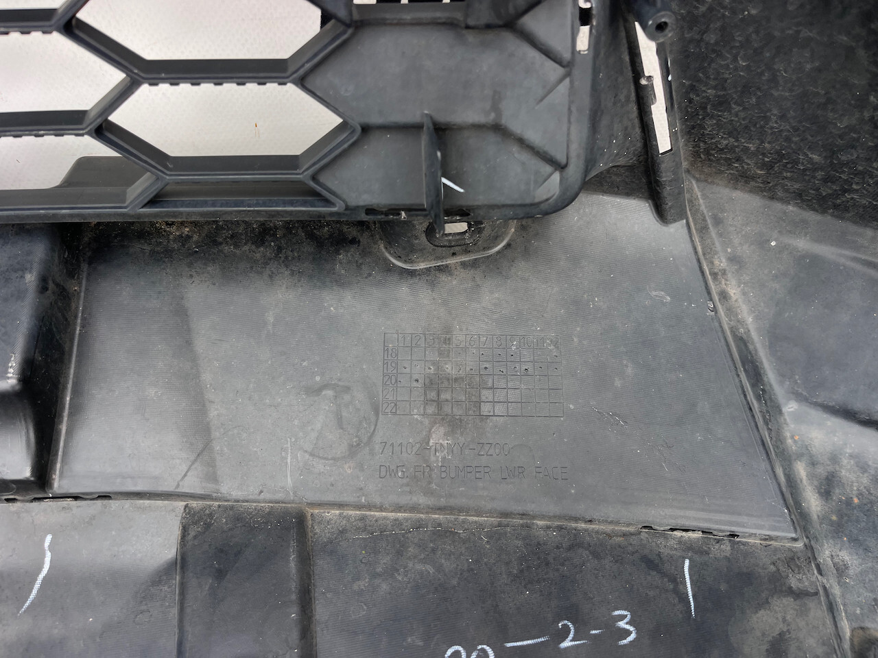 Honda Crv V-tec D-tec Mk5 2019-2022 Front Bumper 4 Pdc + Jets Genuine [g541]