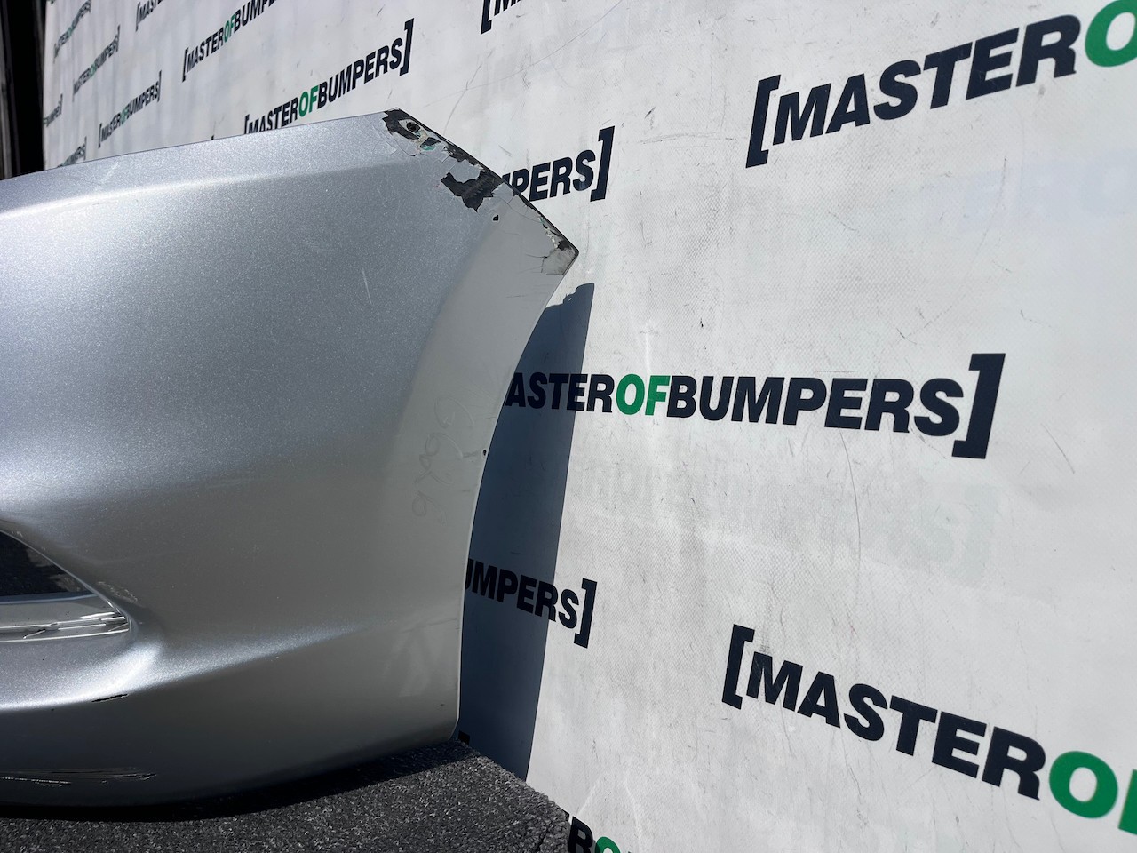 Honda Insight Hybrid Mk2 Hatchback 2009-2013 Front Bumper No Pdc Genuine [g626]