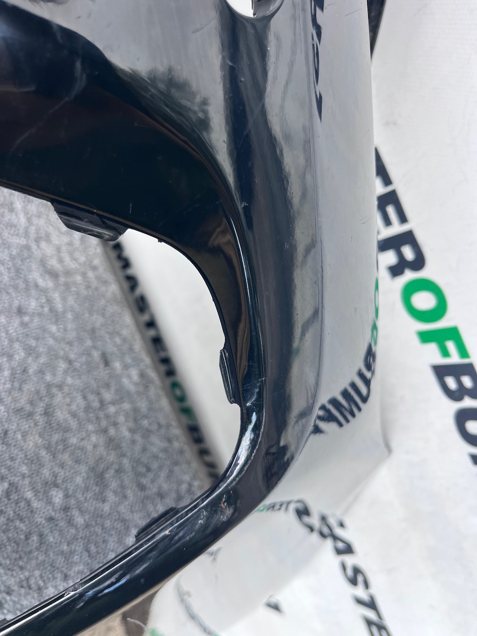 Hyundai I30 Premium Hatchback 2017-2020 Front Bumper 4 Pdc Genuine [h553]