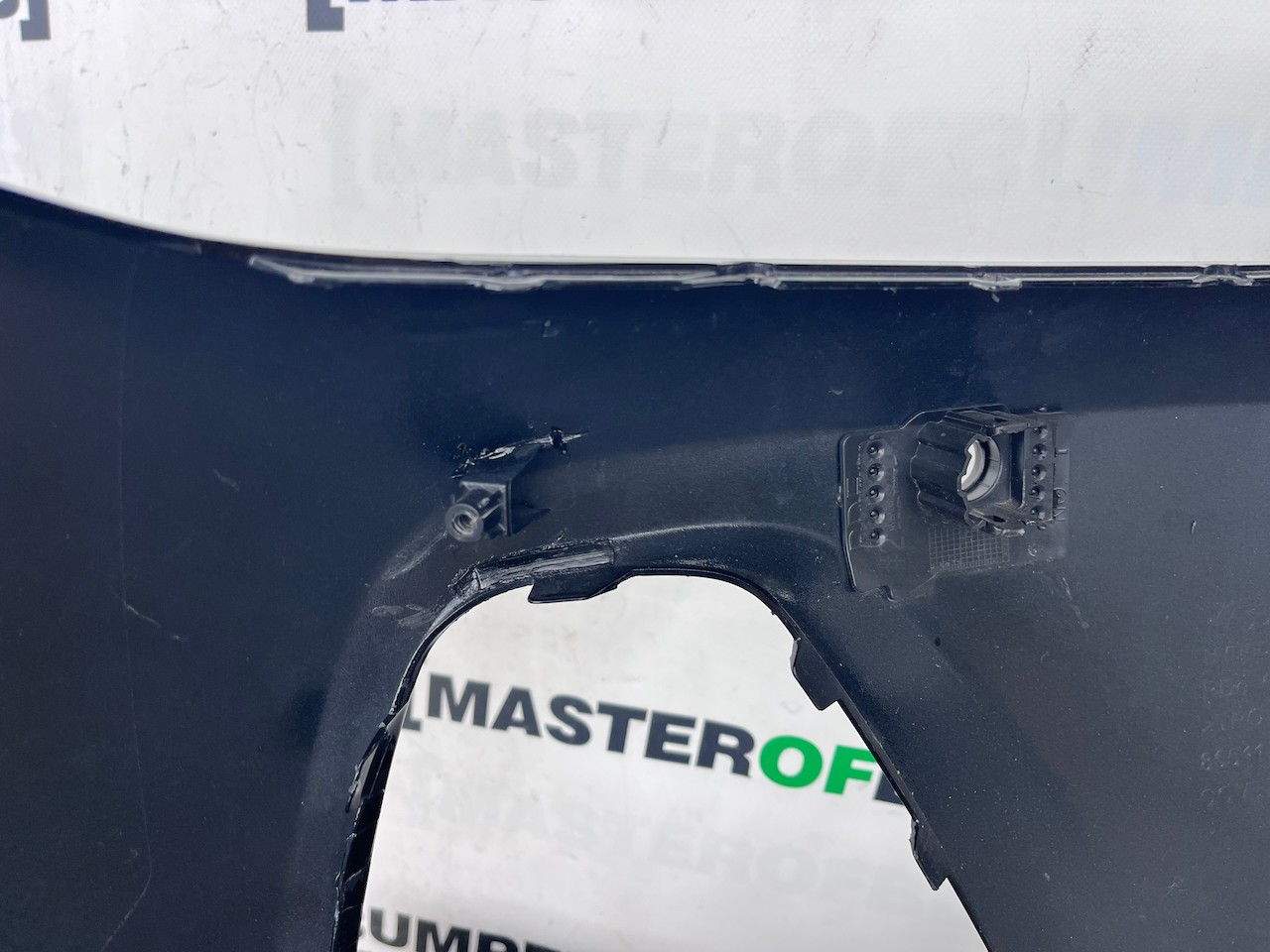 Hyundai I30 Premium Hatchback 2017-2020 Front Bumper 4 Pdc Genuine [h553]