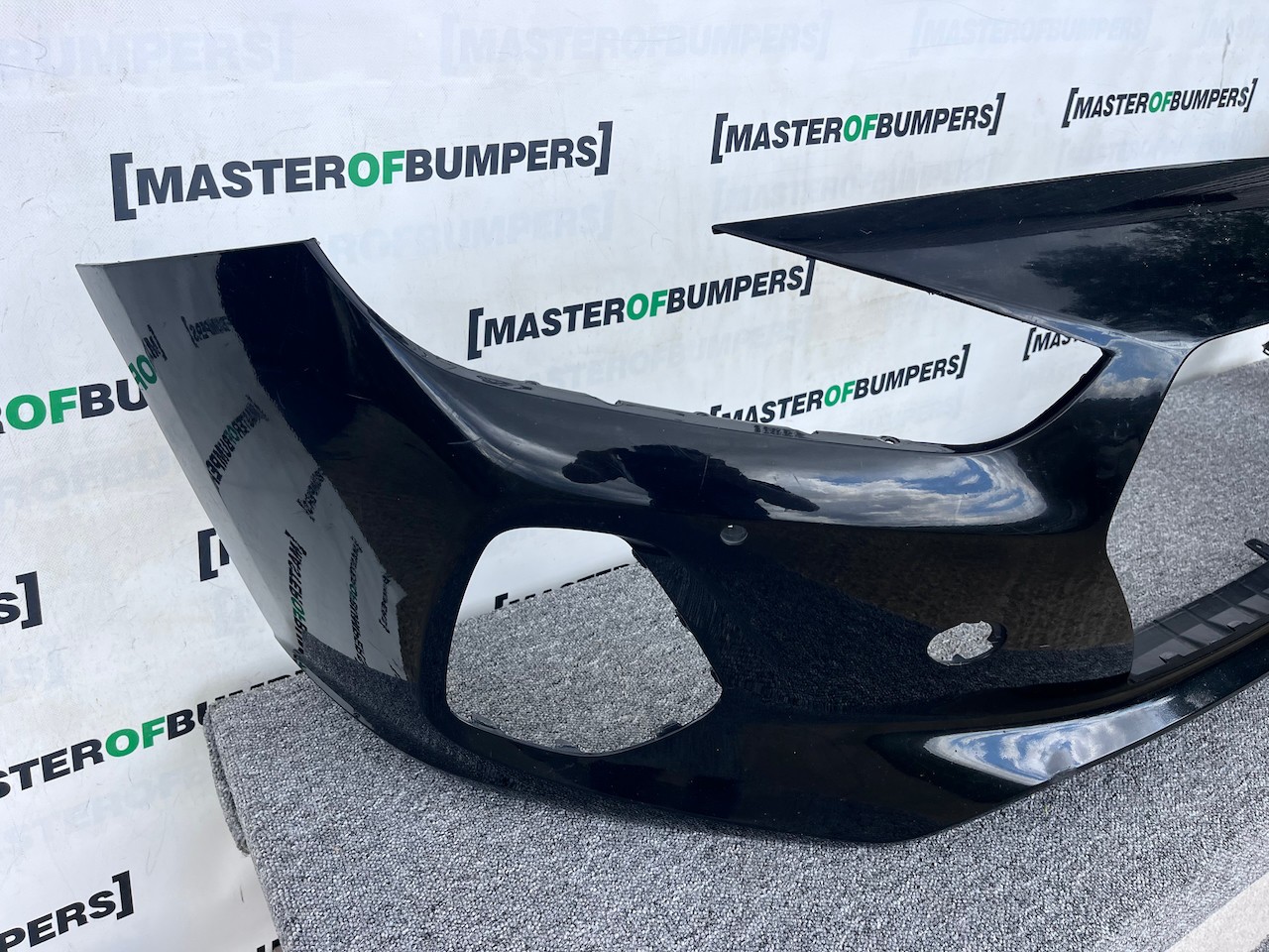 Hyundai I30 Premium Hatchback 2017-2020 Front Bumper 4 Pdc Genuine [h553]