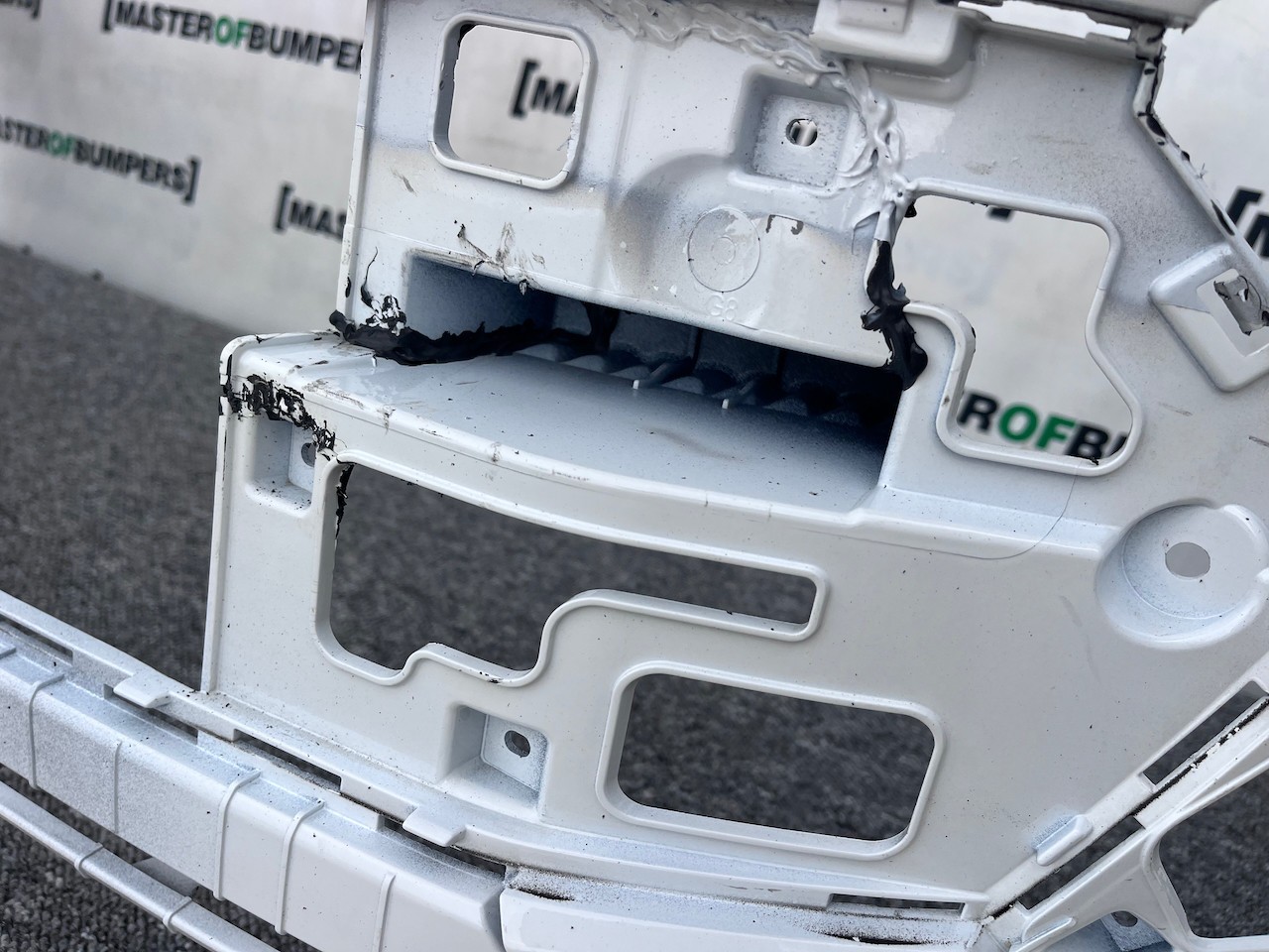 Hyuindai Bayon Advance Premium Lift 2024-on Front Bumper 4 Pdc Genuine [e562]