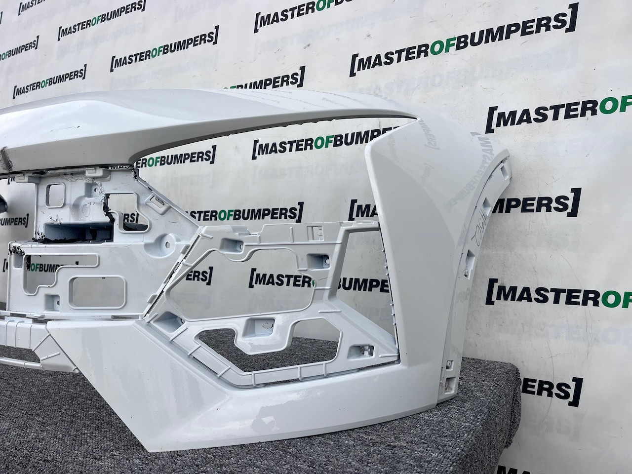 Hyuindai Bayon Advance Premium Lift 2024-on Front Bumper 4 Pdc Genuine [e562]