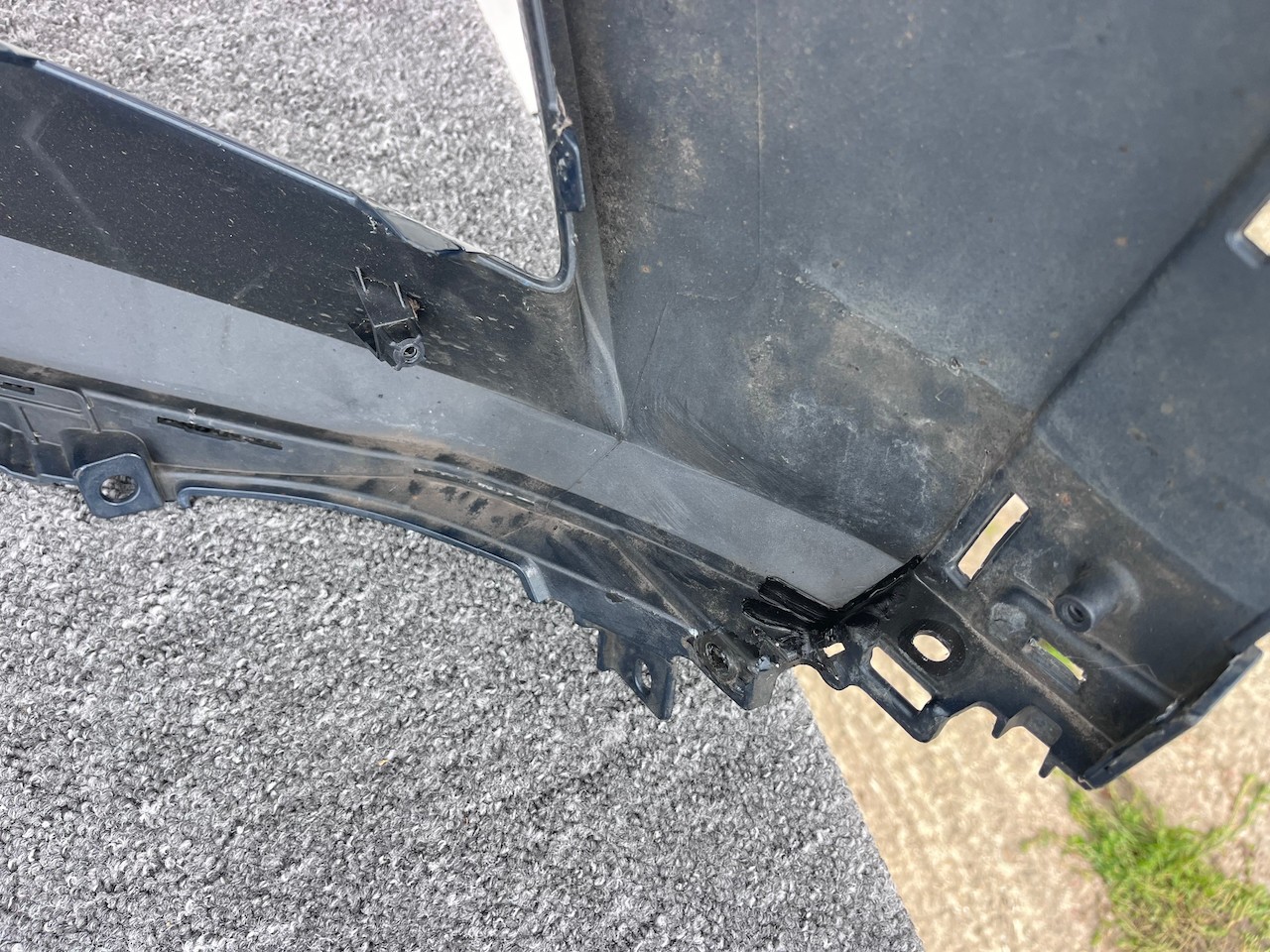 Hyundai Tucson Hybrid Premium Ultimate 2021-24 Front Bumper 4 Pdc Genuine [h565]