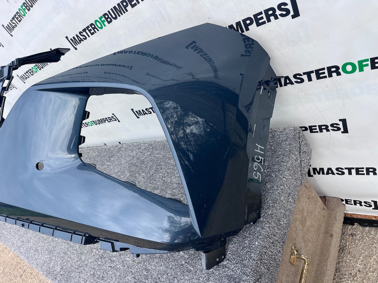 Hyundai Tucson Hybrid Premium Ultimate 2021-24 Front Bumper 4 Pdc Genuine [h565]