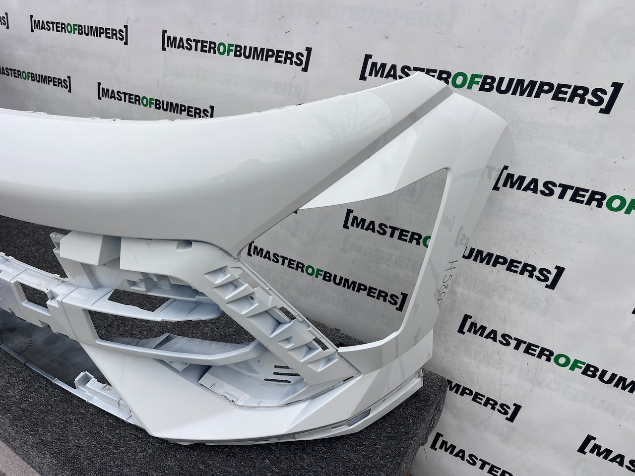 Hyundai Kona N-line Hatchback Mk2 2022-2026 Front Bumper 4 Pdc Genuine [h580]