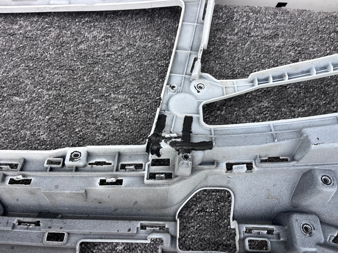 Hyundai Tucson Hybrid Premium Ultimate 2024-on Front Bumper 6 Pdc Genuine [h586]