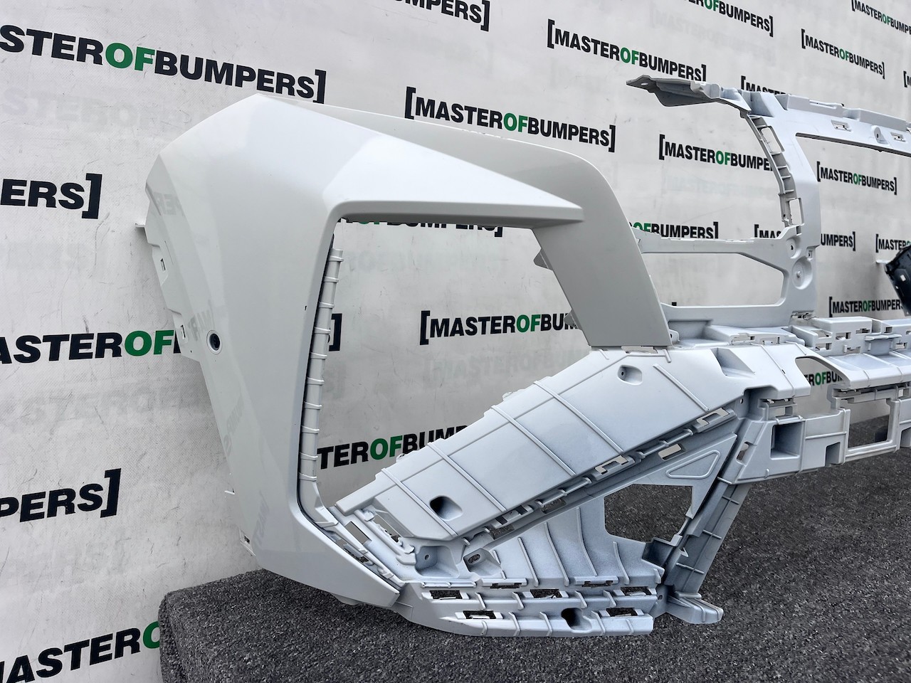 Hyundai Tucson Hybrid Premium Ultimate 2024-on Front Bumper 6 Pdc Genuine [h586]