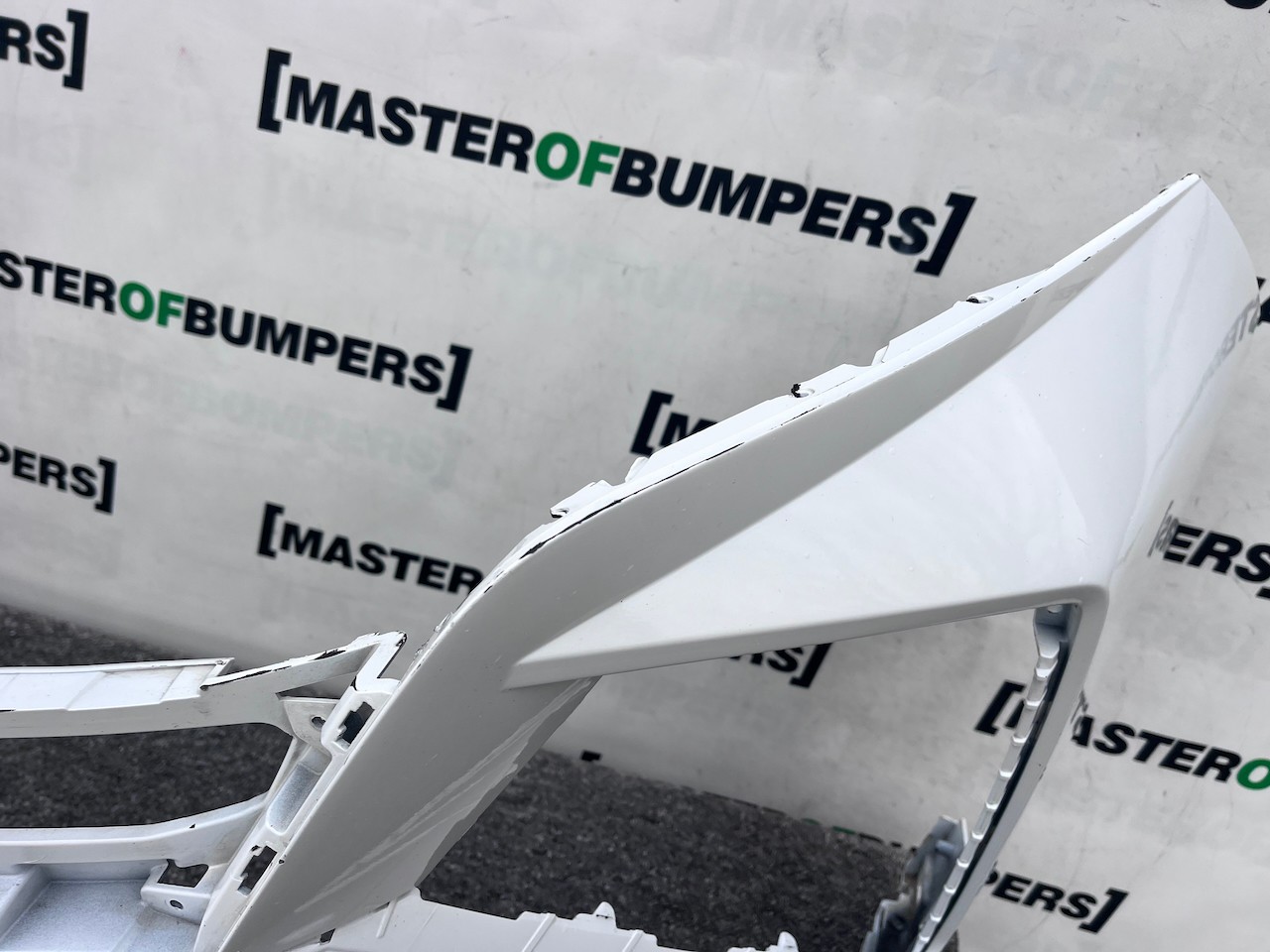 Hyundai Tucson Hybrid Premium Ultimate 2024-on Front Bumper 6 Pdc Genuine [h586]