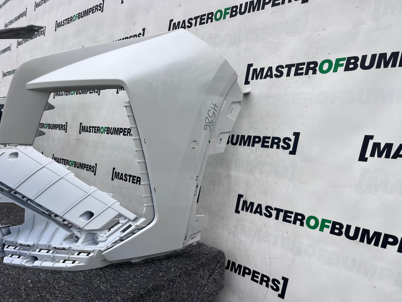 Hyundai Tucson Hybrid Premium Ultimate 2024-on Front Bumper 6 Pdc Genuine [h586]