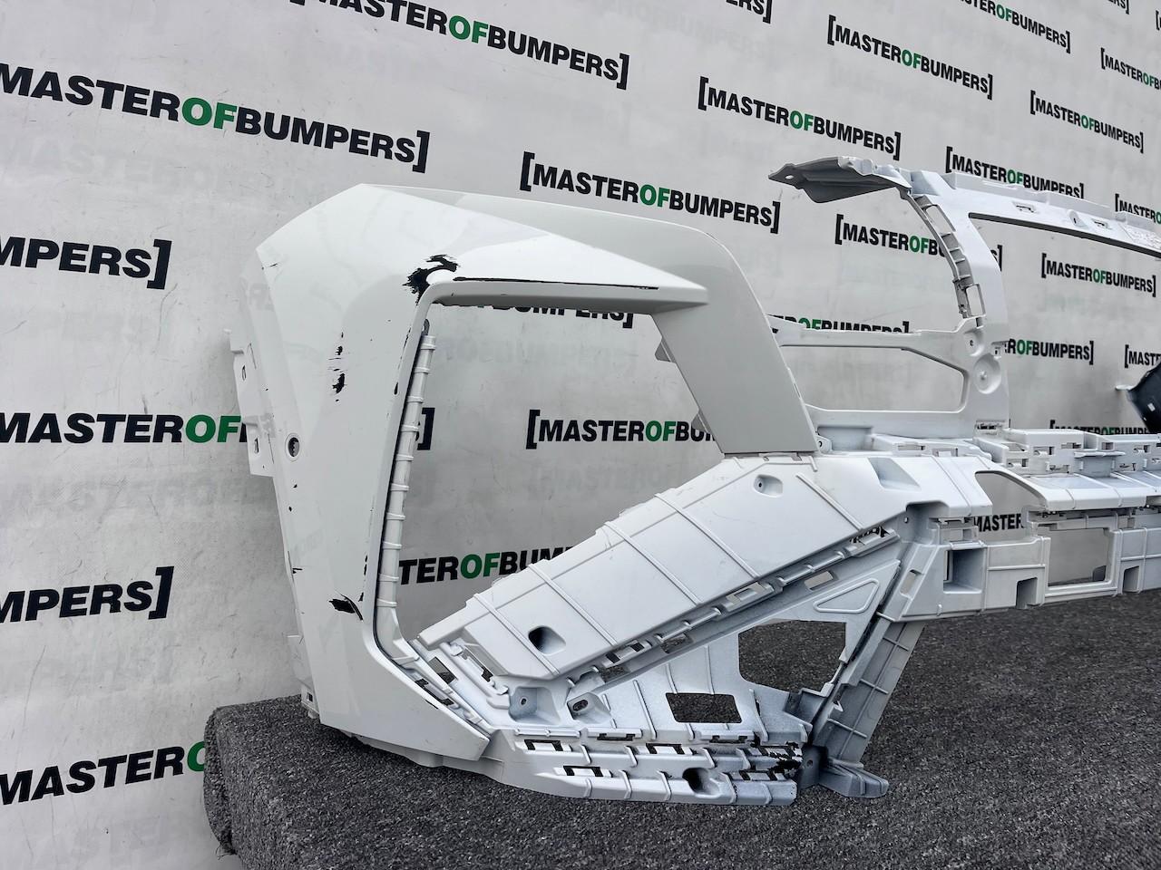 Hyundai Tucson Hybrid Premium Ultimate 2024-on Front Bumper 6 Pdc Genuine [h587]