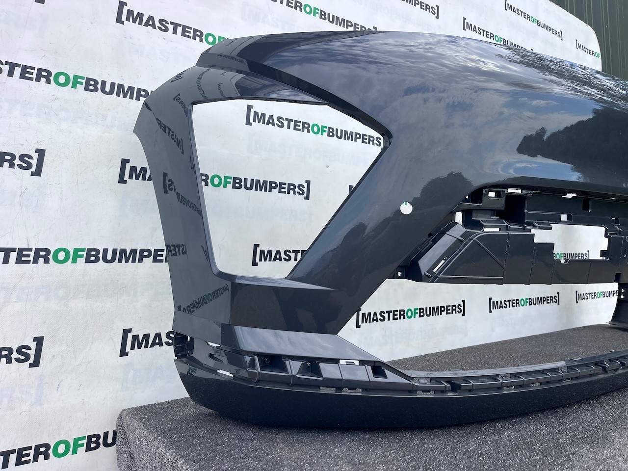 Hyundai Kona Electric Ultimate Mk2 2024-2027 Front Bumper 4 Pdc Genuine [h615]