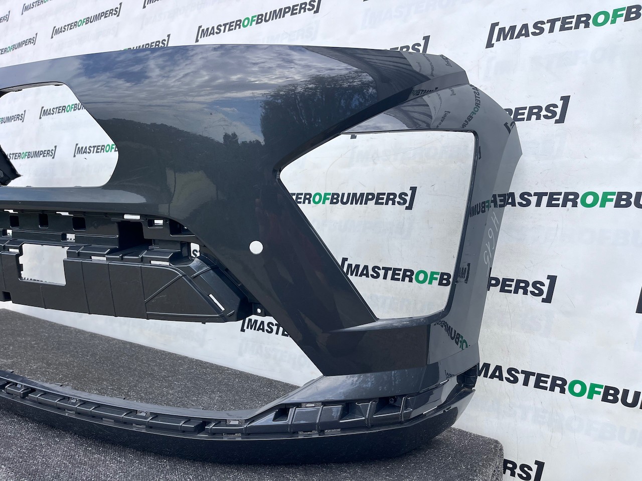 Hyundai Kona Electric Ultimate Mk2 2024-2027 Front Bumper 4 Pdc Genuine [h615]