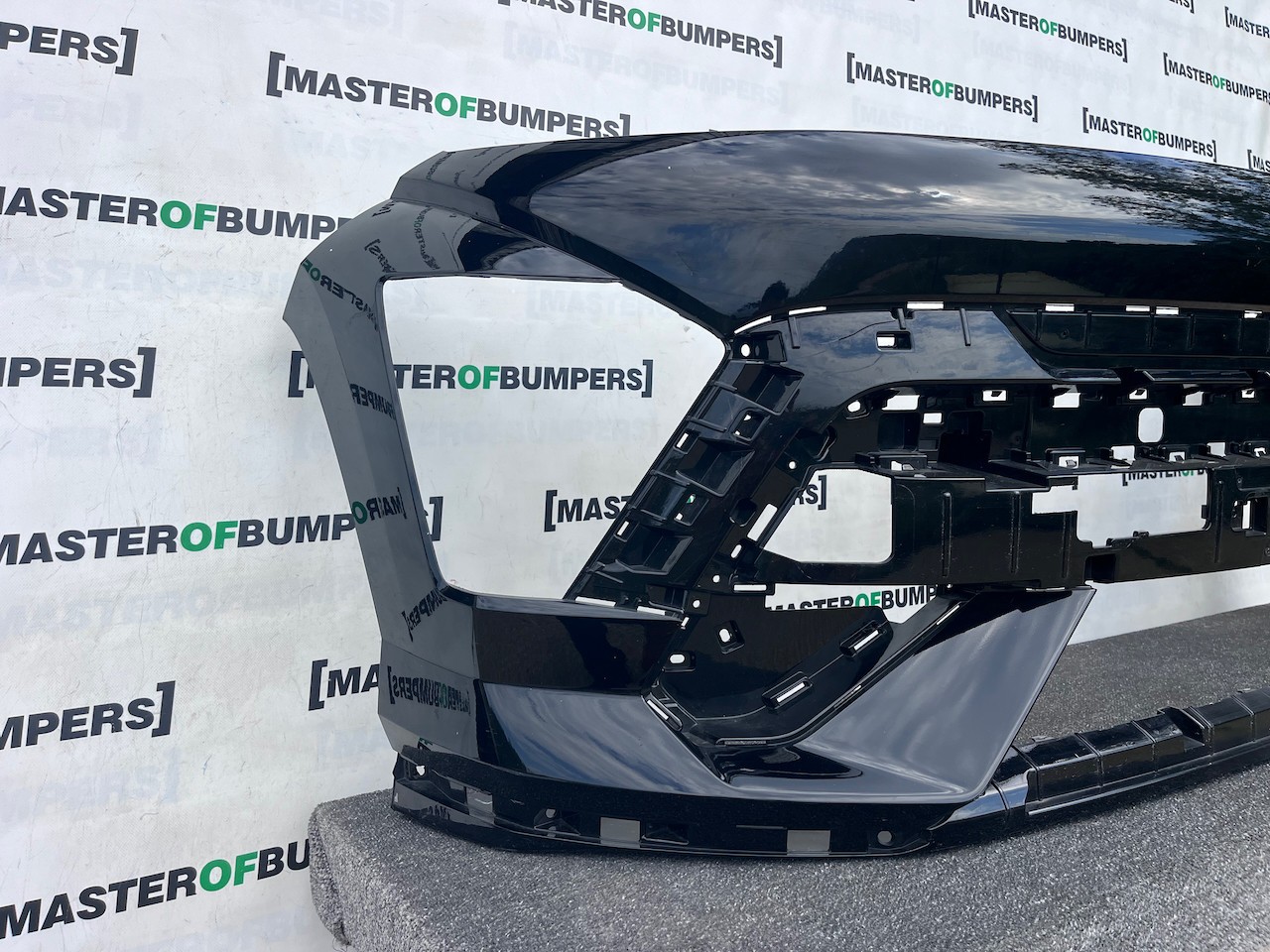 Hyundai Kona Electric N-line Mk2 2024-2027 Front Bumper 4 Pdc Genuine [h613]