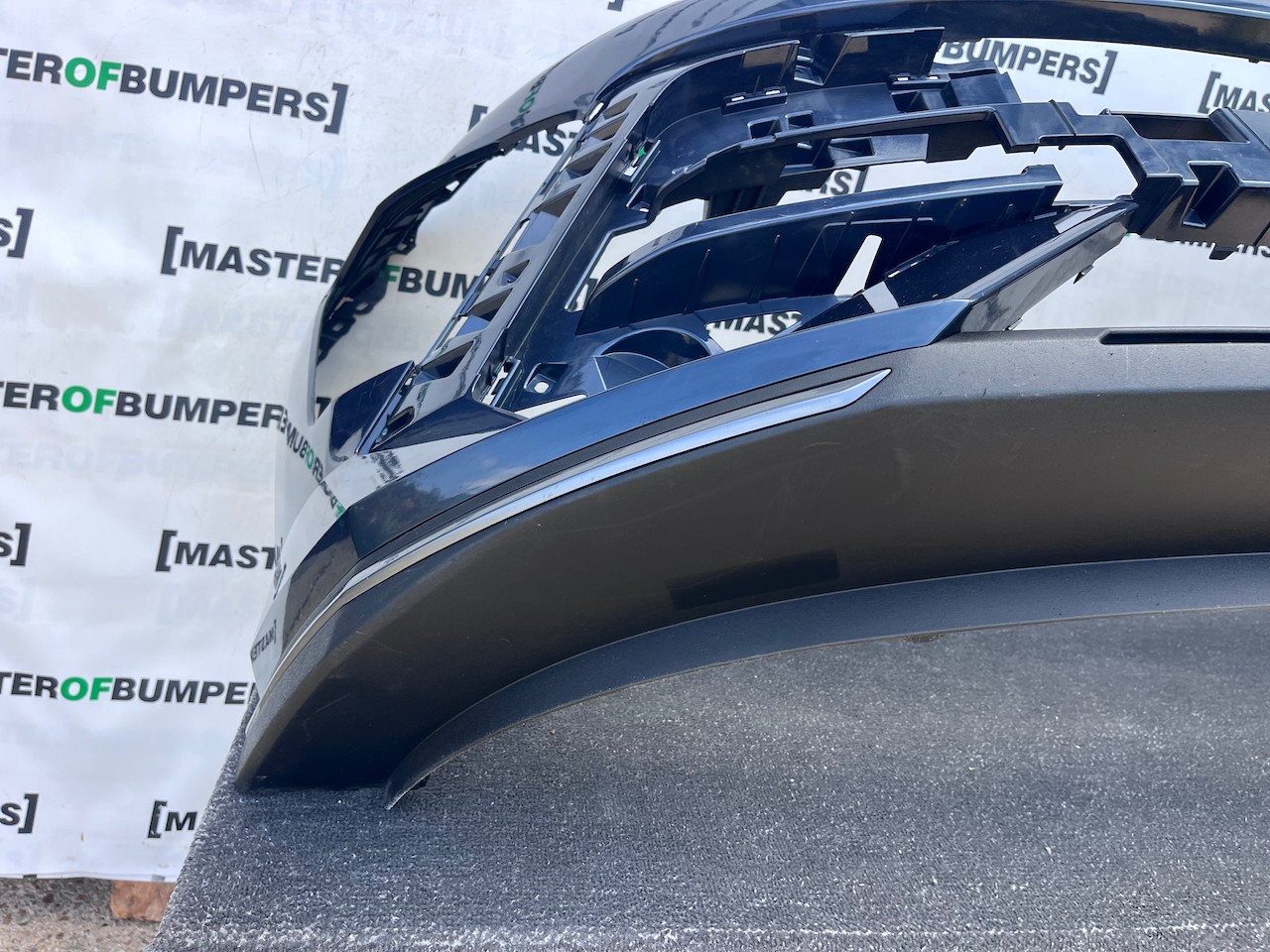Hyundai Kona N-line Hatchback Mk2 2022-2026 Front Bumper 4 Pdc Genuine [h626]