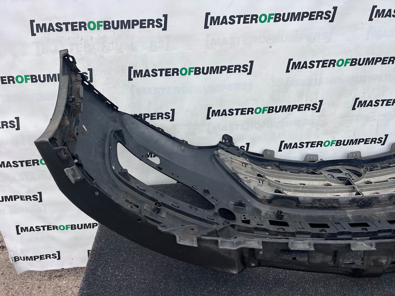 Hyundai Santa Fe Premium 7 Seater 2013-2015 Front Bumper 6 Pdc Genuine [h627]