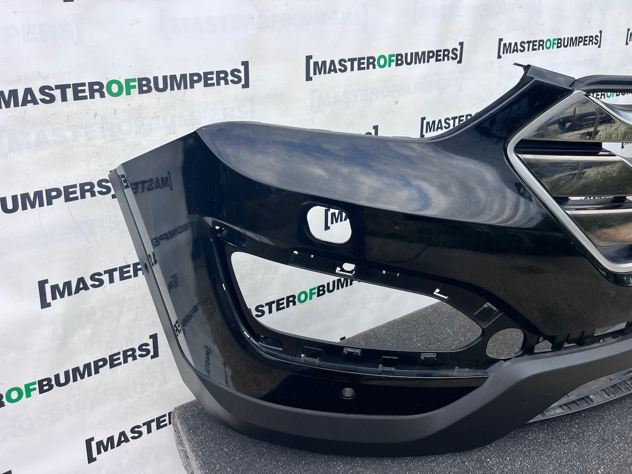 Hyundai Santa Fe Premium 7 Seater 2013-2015 Front Bumper 6 Pdc Genuine [h627]