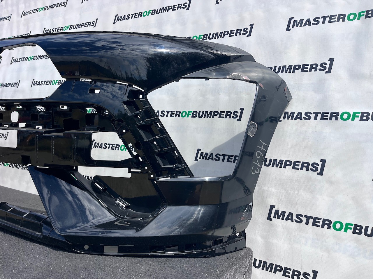 Hyundai Kona Electric N-line Mk2 2024-2027 Front Bumper 4 Pdc Genuine [h613]
