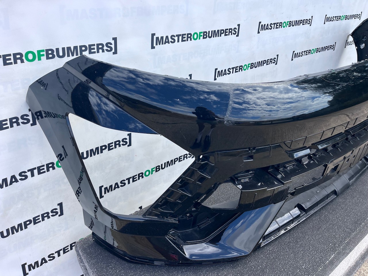 Hyundai Kona Electric N-line Mk2 2024-2027 Front Bumper 4 Pdc Genuine [h613]