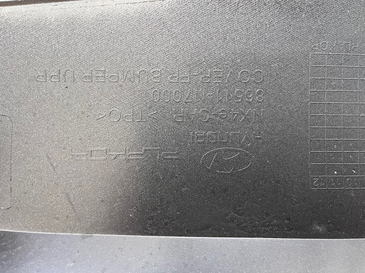 Hyundai Tucson Hybrid Premium Ultimate 2021-24 Front Bumper 4 Pdc Genuine [h467]