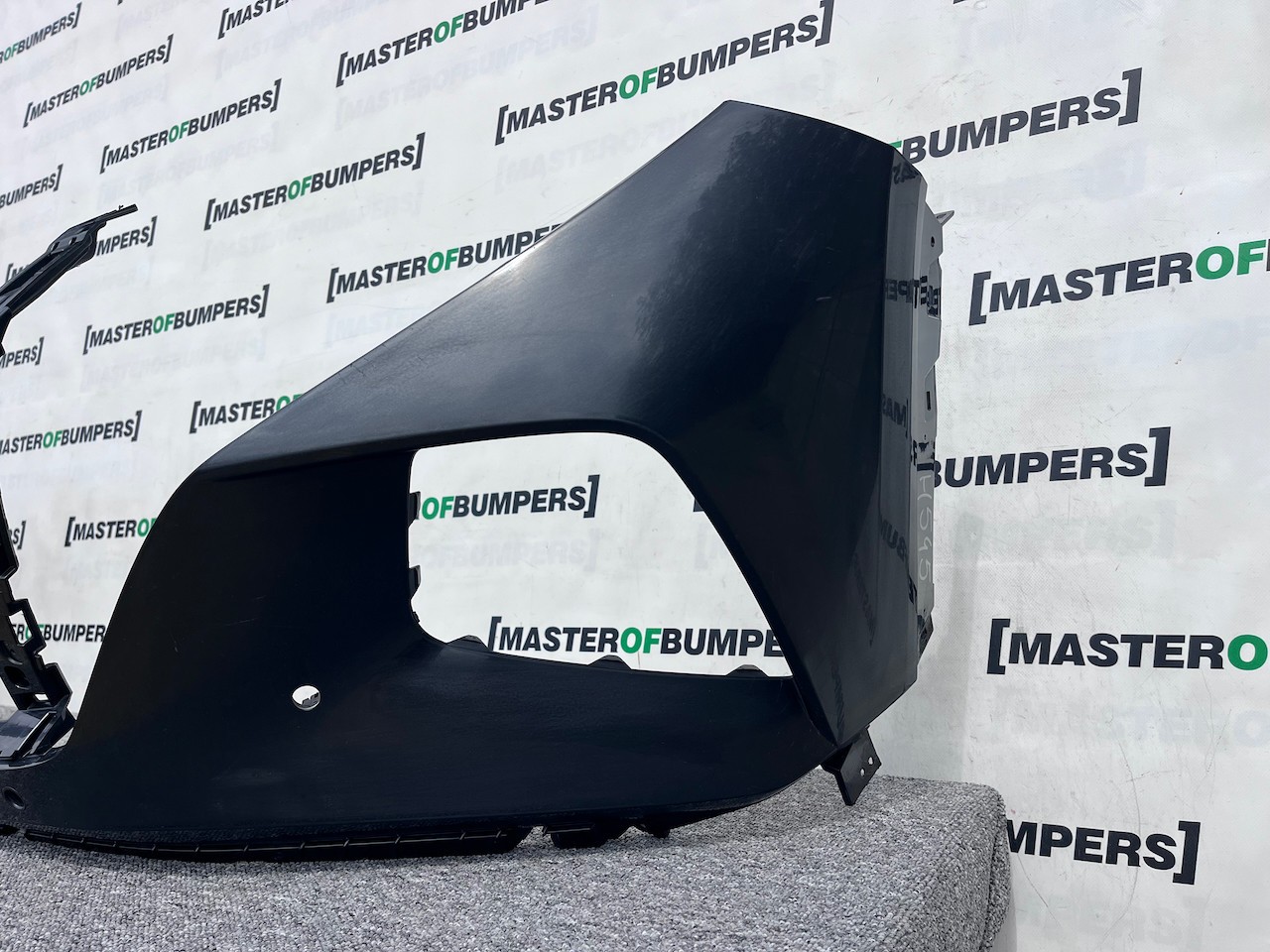 Hyundai Tucson Hybrid Premium 2021-2023 Front Bumper 4 Pdc Genuine [h545]