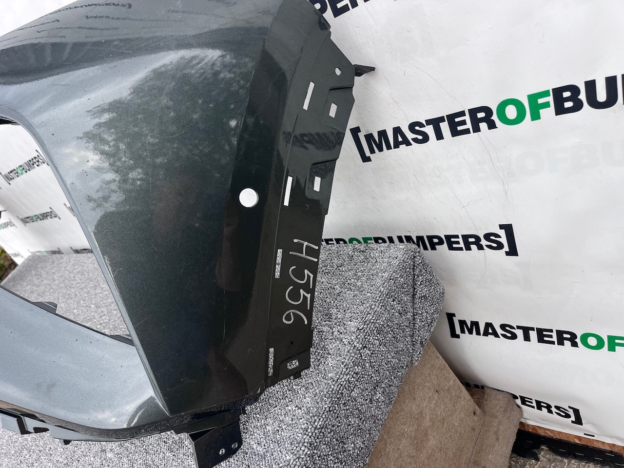 Hyundai Tucson Hybrid Se Premium 2021-2023 Front Bumper 6 Pdc Genuine [h556]