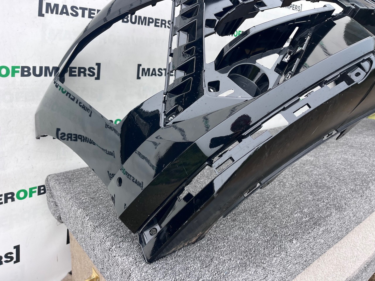 Hyundai Kona N-line Hatchback Mk2 2022-2026 Front Bumper 6 Pdc Genuine [h577]