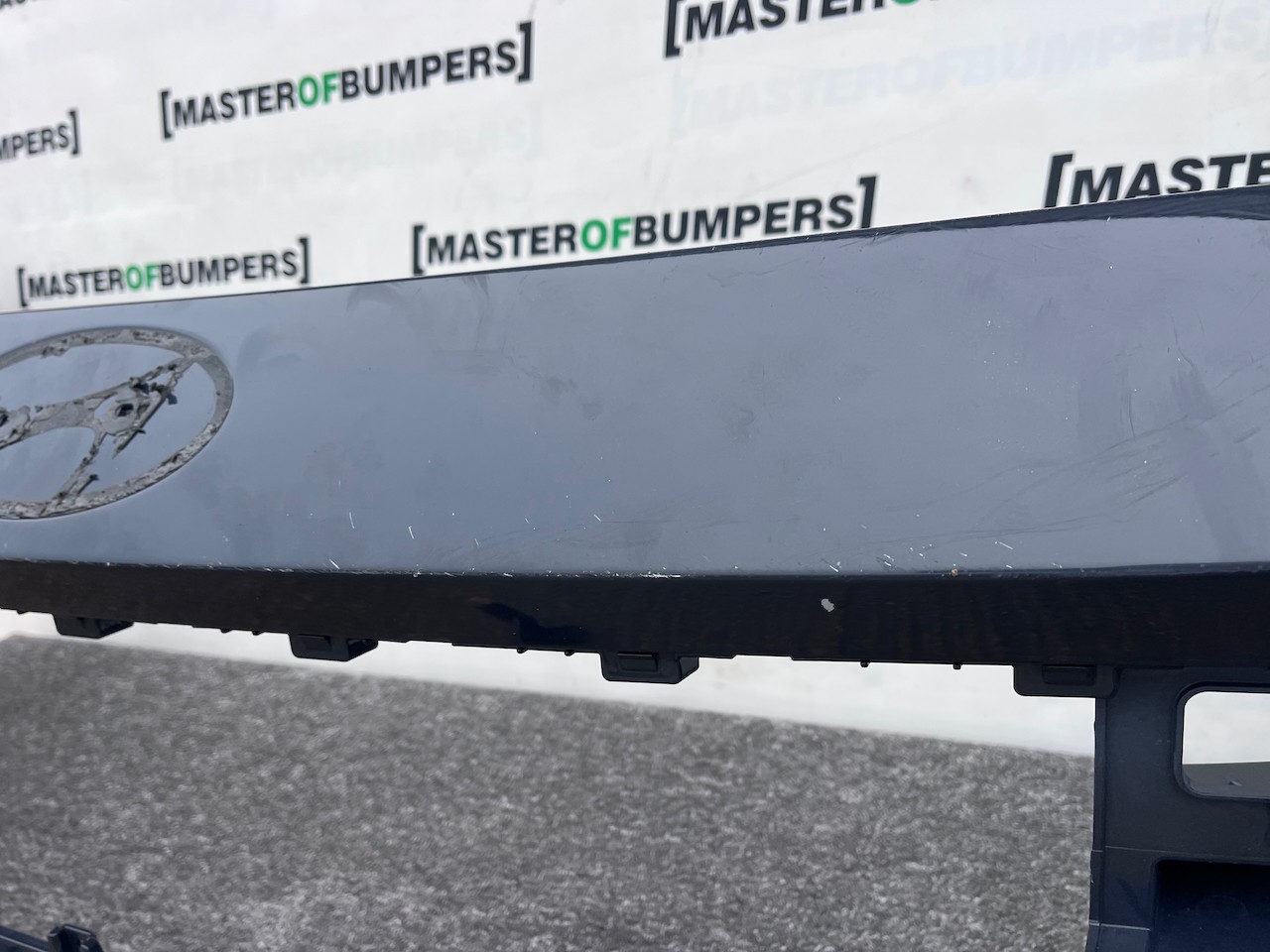 Hyundai Bayon Ultimate Hatchback 2024-2026 Front Bumper 4 Pdc Genuine [h583]