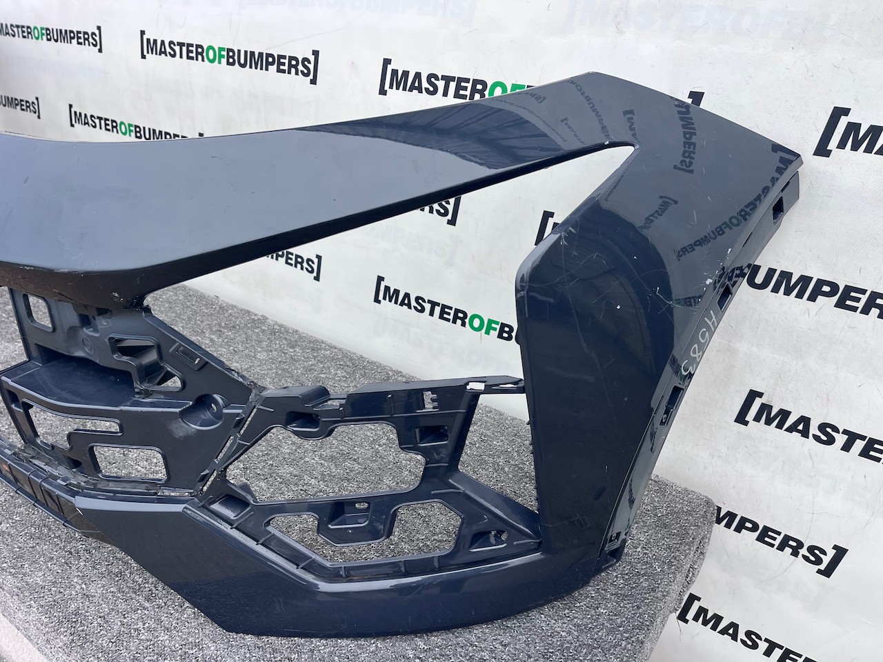 Hyundai Bayon Ultimate Hatchback 2024-2026 Front Bumper 4 Pdc Genuine [h583]