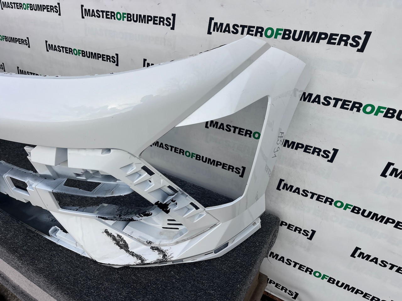 Hyundai Kona N-line Hatchback Mk2 2022-2026 Front Bumper 4 Pdc Genuine [h591]