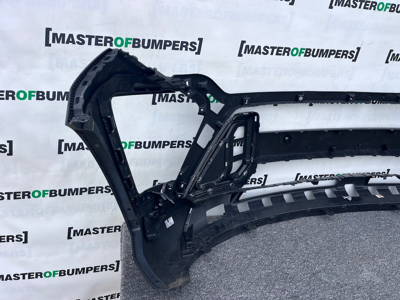 Hyundai Kona Hybrid Ultimate Lift 2022-2026 Front Bumper 4 Pdc Genuine [h597]
