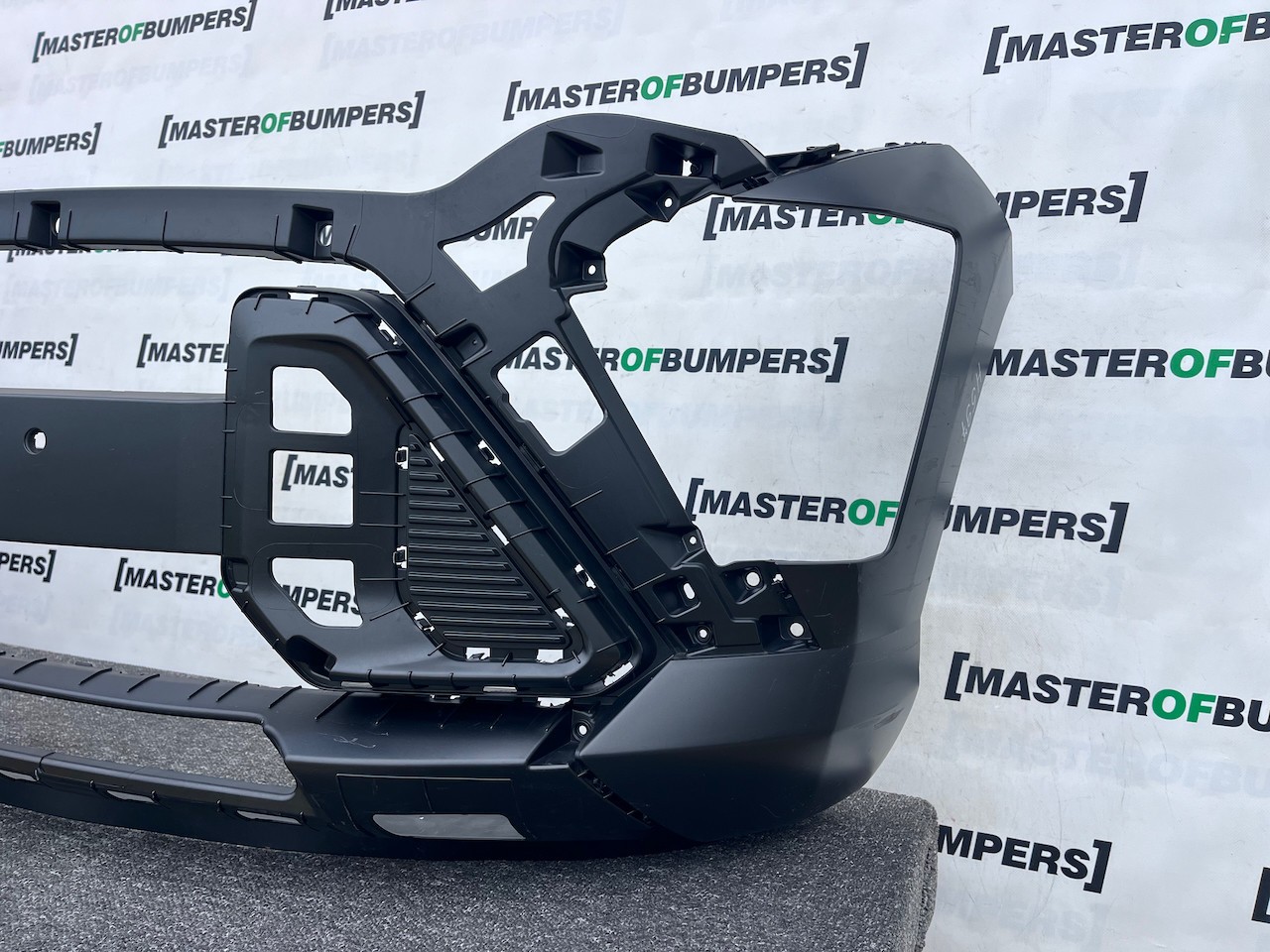 Hyundai Kona Hybrid Ultimate Lift 2022-2026 Front Bumper 4 Pdc Genuine [h597]