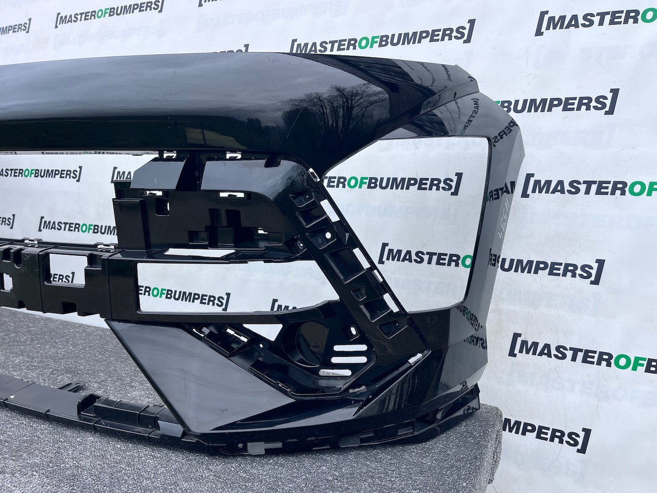 Hyundai Kona N-line Hatchback Mk2 2022-2026 Front Bumper 6 Pdc Genuine [h594]