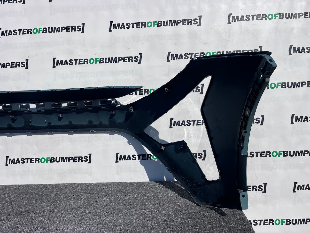 Hyundai Bayon Mhev Se Connect 2021-2024 Front Bumper Pdc Genuine [h600]
