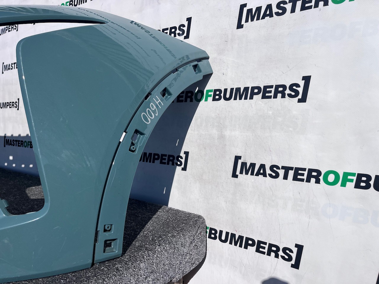 Hyundai Bayon Mhev Se Connect 2021-2024 Front Bumper Pdc Genuine [h600]