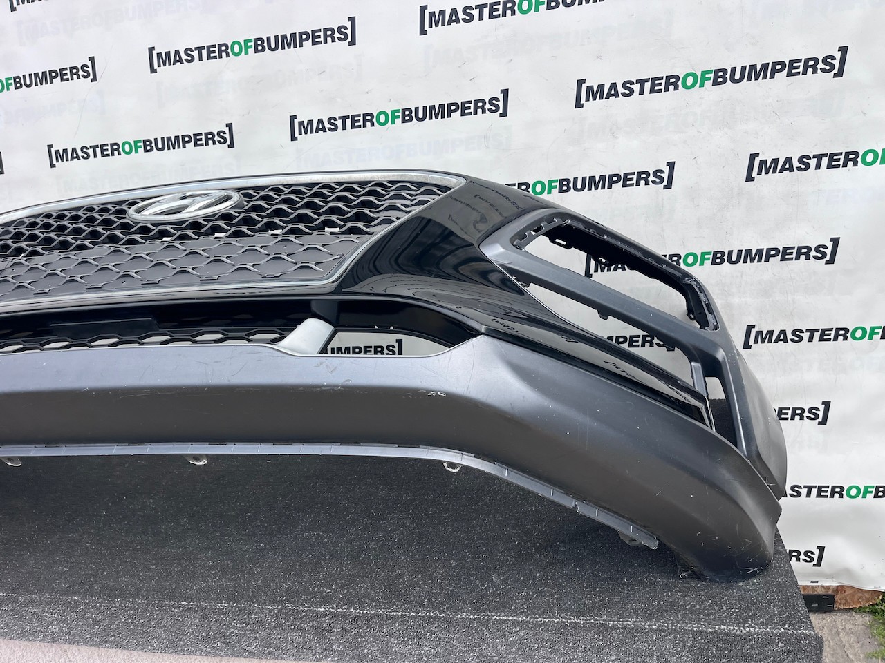 Hyundai Kona Se Hybrid Premium 2017-2020 Front Bumper Genuine [h630]