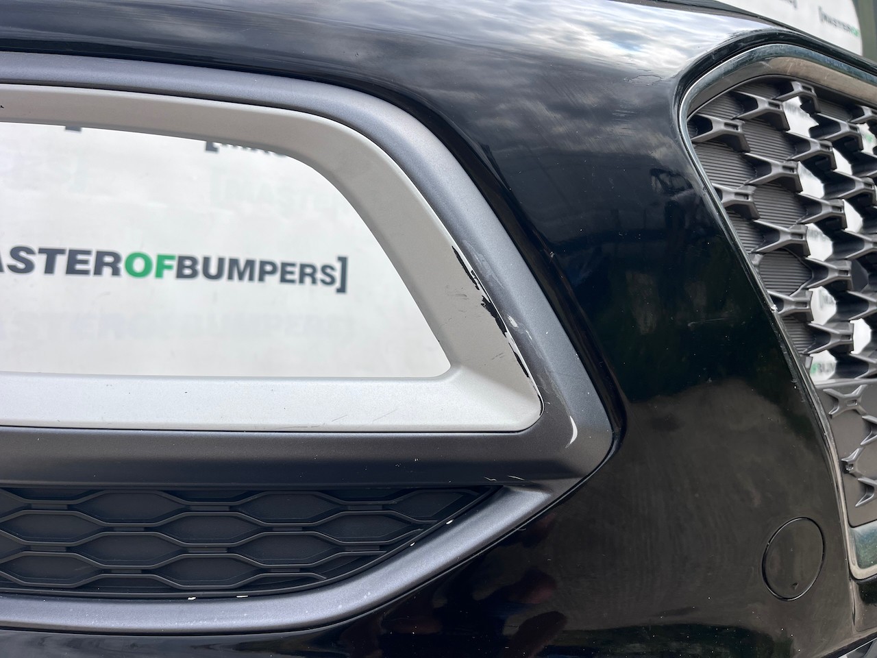 Hyundai Kona Se Hybrid Premium 2017-2020 Front Bumper Genuine [h630]