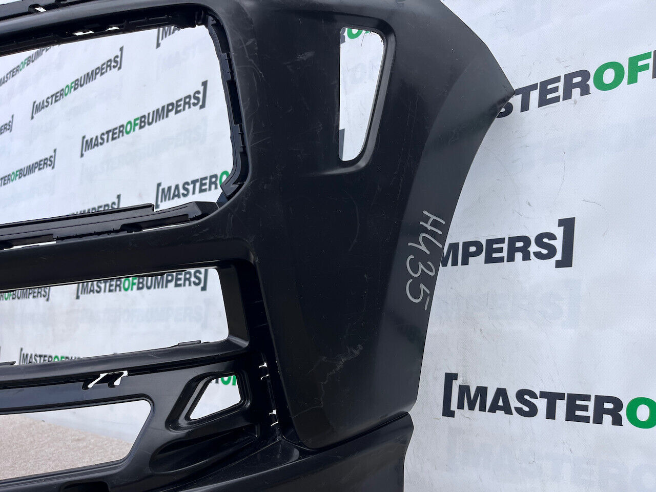 Hyundai Kona Se Hybrid Premium 2017-2020 Front Bumper Genuine [h435]