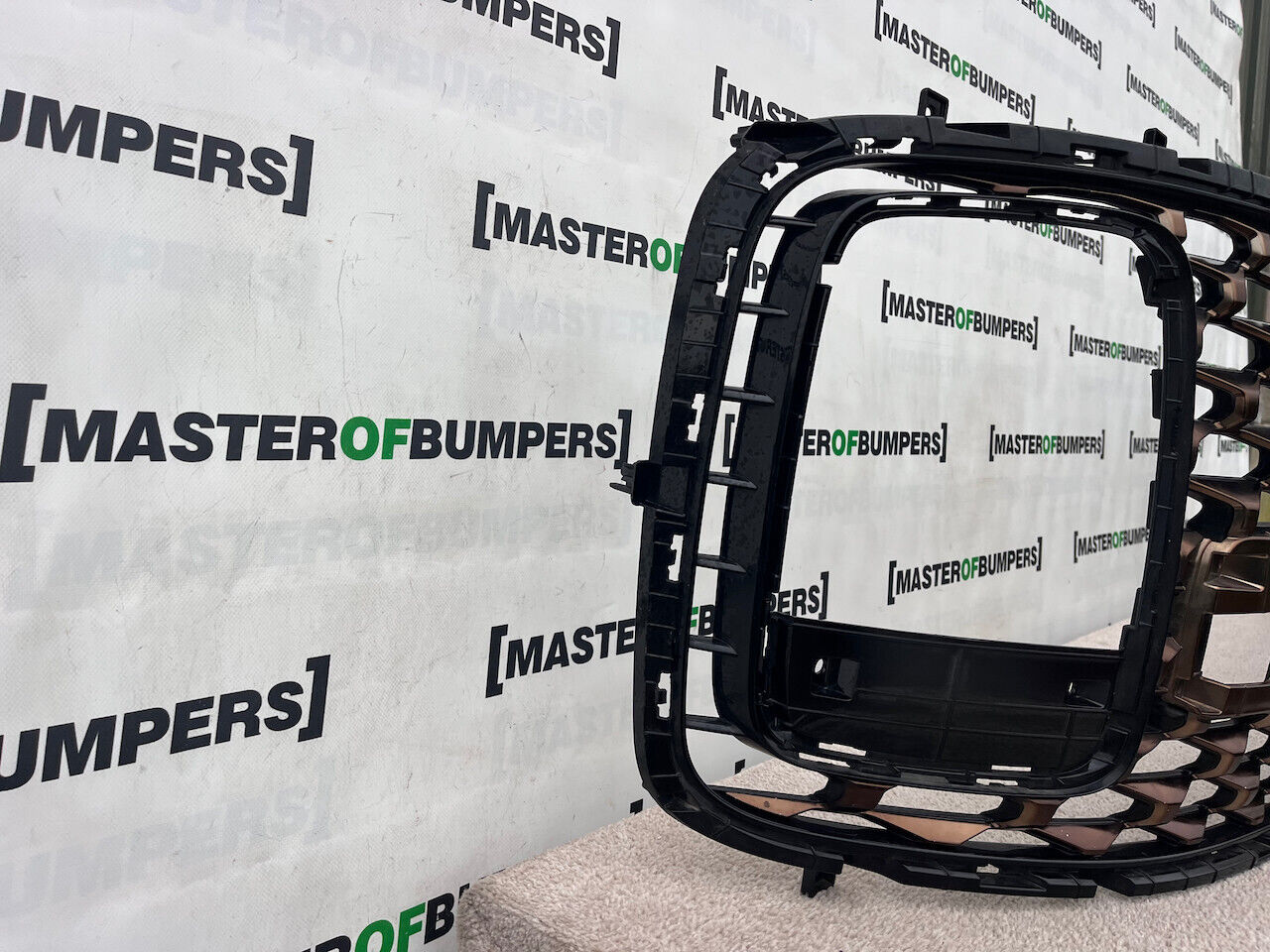 Hyundai Staria Lounge Van 2021-2024 Front Bumper Grille Genuine 86352-cg700 Hyundai Staria Lounge Van 2021-2024 Front Bumper Grille Genuine 86352-cg700