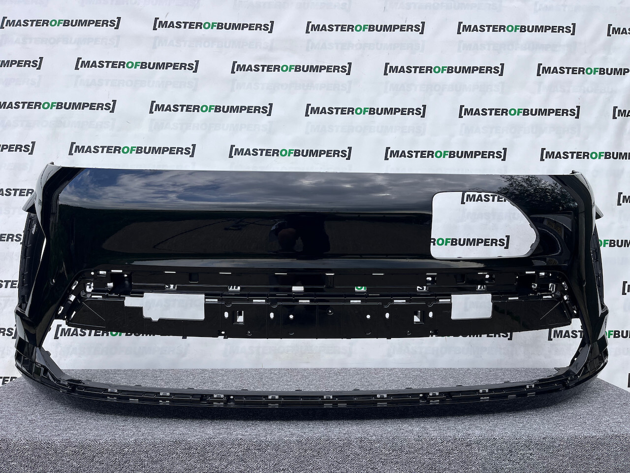 Hyundai Kona Ev Electric Hatchback Mk2 2023-on Front Bumper 4 Pdc Genuine [h503]