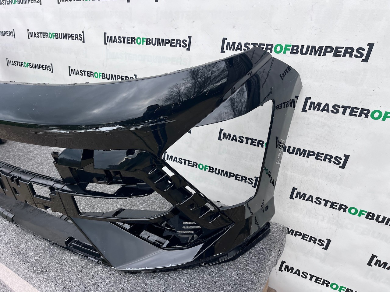 Hyundai Kona N-line Hatchback Mk2 2023-on Front Bumper 6 Pdc Genuine [h569]