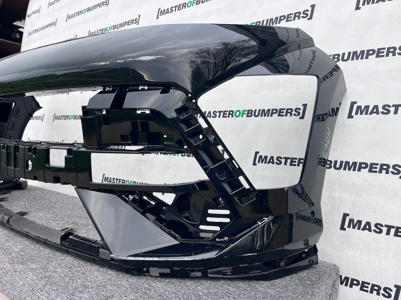 Hyundai Kona N-line Hatchback Mk2 2023-on Front Bumper 6 Pdc Genuine [h569]