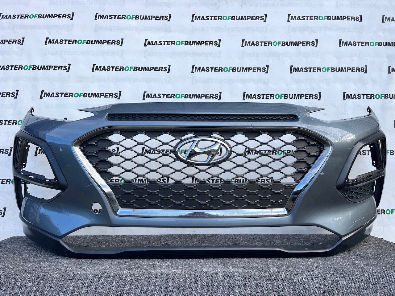 Hyundai Kona Se Hybrid Premium Hatchback 2017-2020 Front Bumper Genuine [h578]