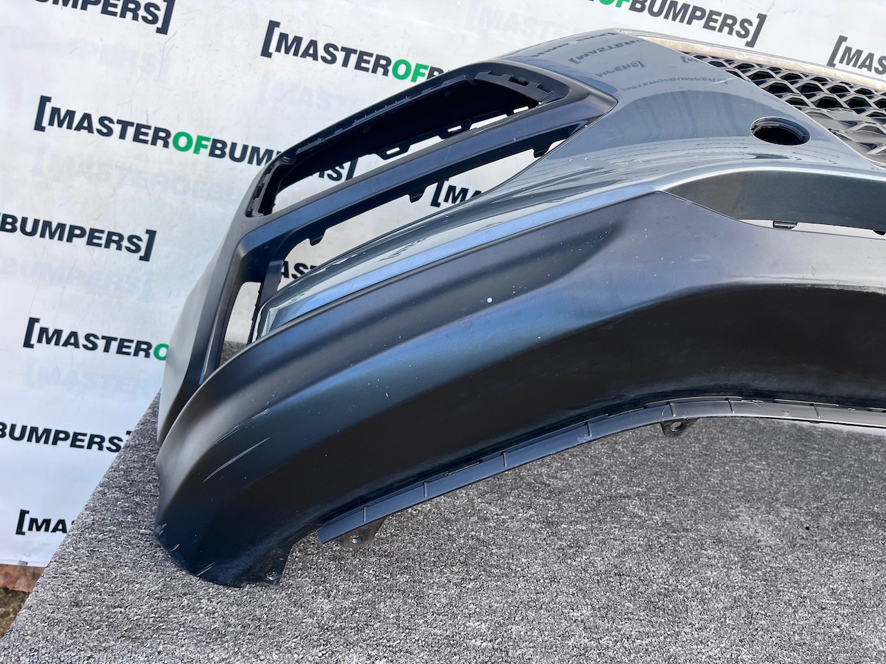 Hyundai Kona Se Hybrid Premium Hatchback 2017-2020 Front Bumper Genuine [h578]