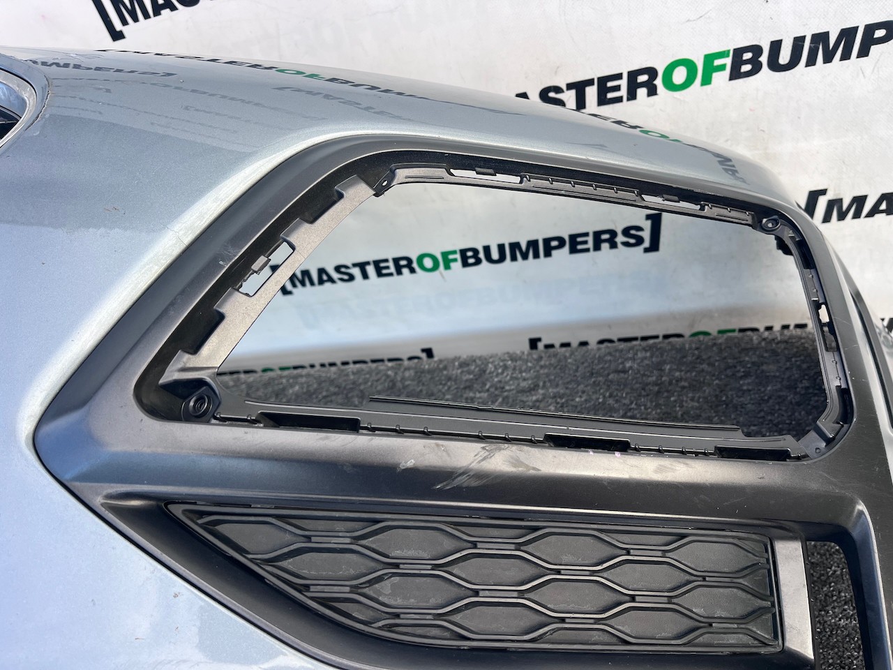 Hyundai Kona Se Hybrid Premium Hatchback 2017-2020 Front Bumper Genuine [h578]